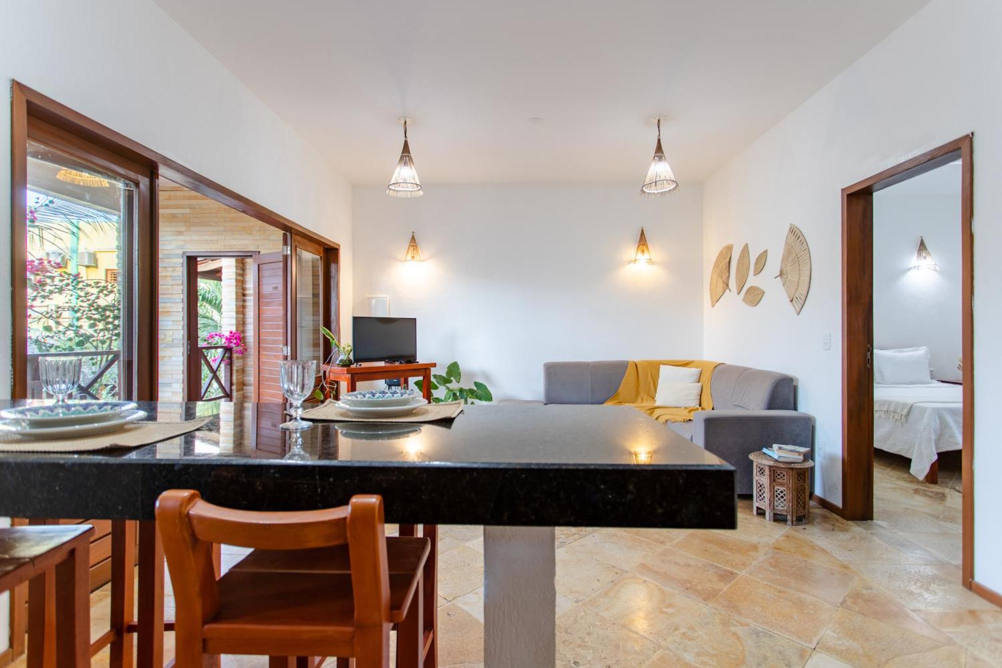 Breezes Apartment *