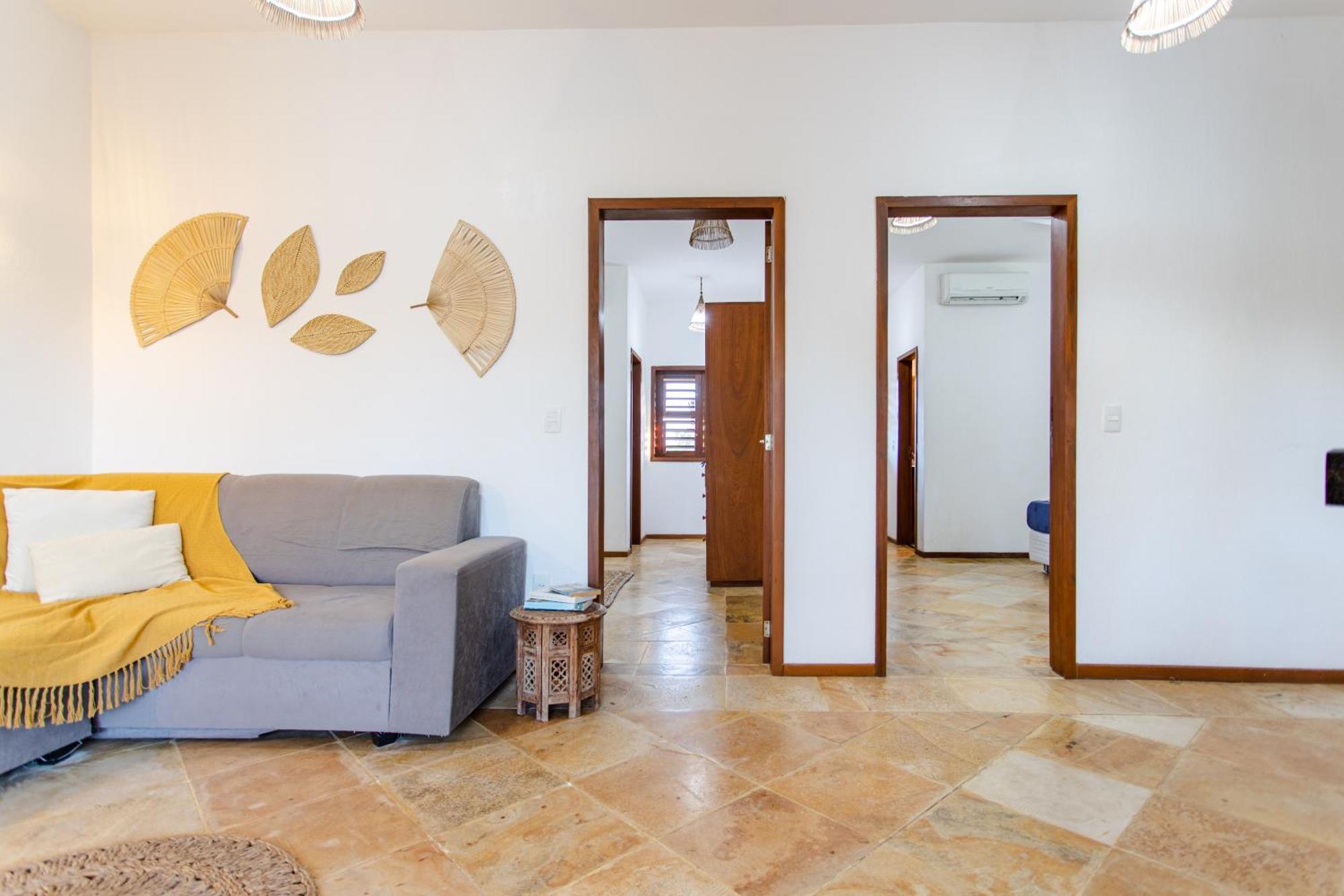 Breezes Apartment *